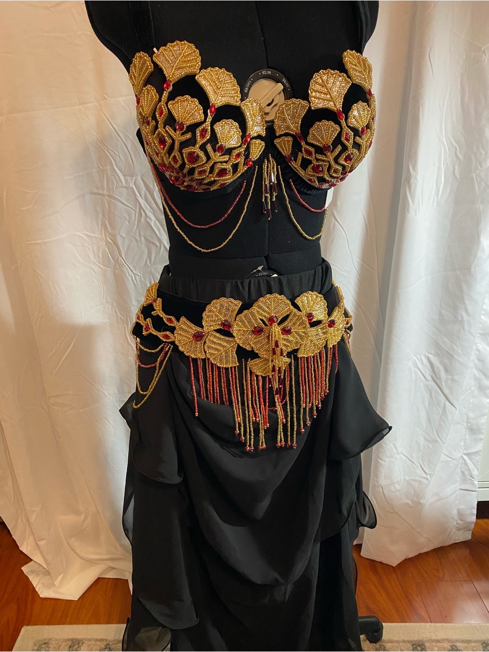 Belly Dancing professional quality Costume - Black Skirt with Gold & Red Beaded